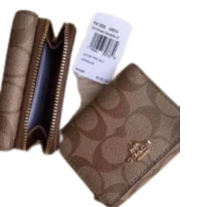 Coach women's wallet/brown