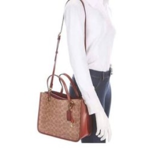 Coach crossbody bag/beige.red