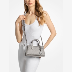 Michael Kors Outlet Arden Small Signature Logo Messenger Bag - PEARL GREY - Image 4