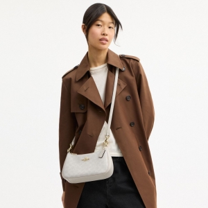 Coach Teri Shoulder Bag In Signature Canvas - Gold/White/Chalk - Image 5