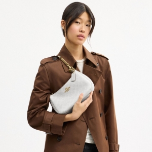 Coach Teri Shoulder Bag In Signature Canvas - Gold/White/Chalk - Image 4