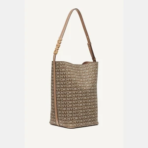 DKNY AVRIL LOGO BUCKET BAG - Chino/Cappuccino - Image 3